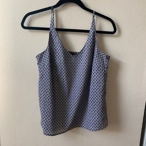 Banana republic - blue/white geometric top